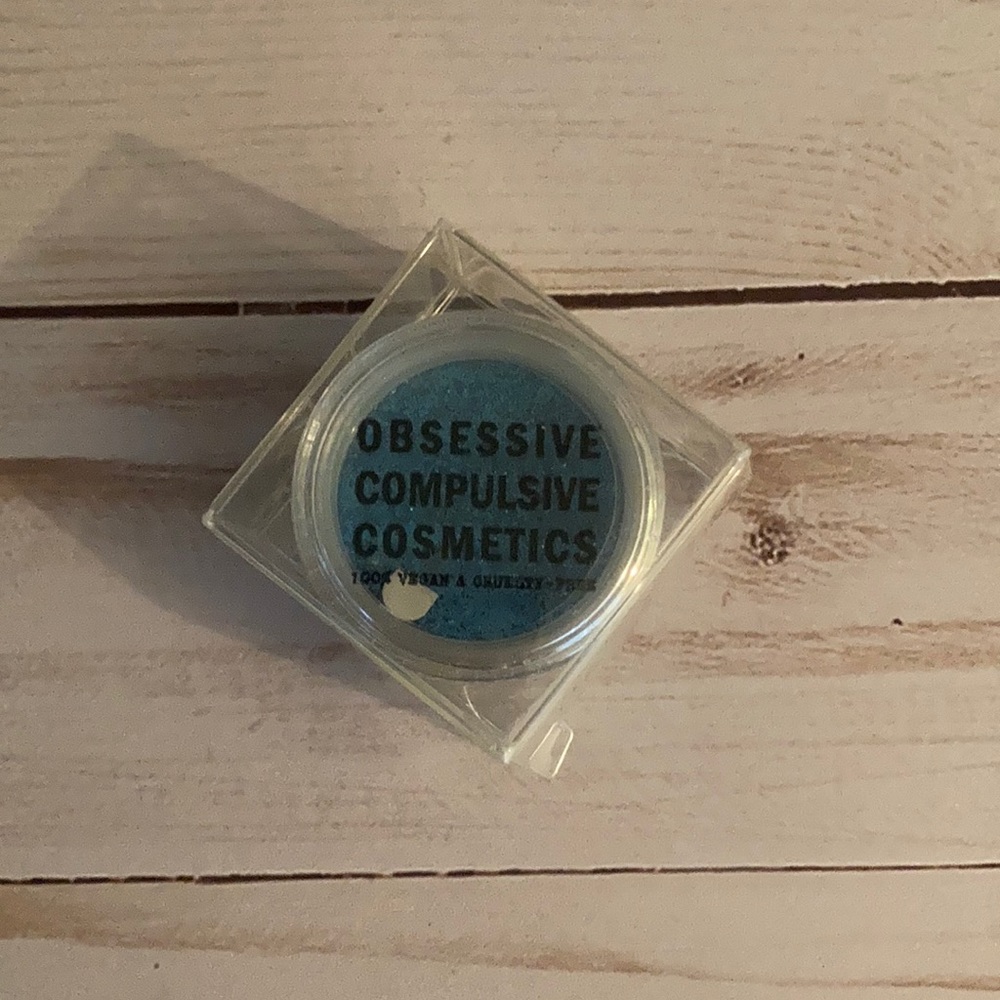Obsessive compulsive cosmetics glitter